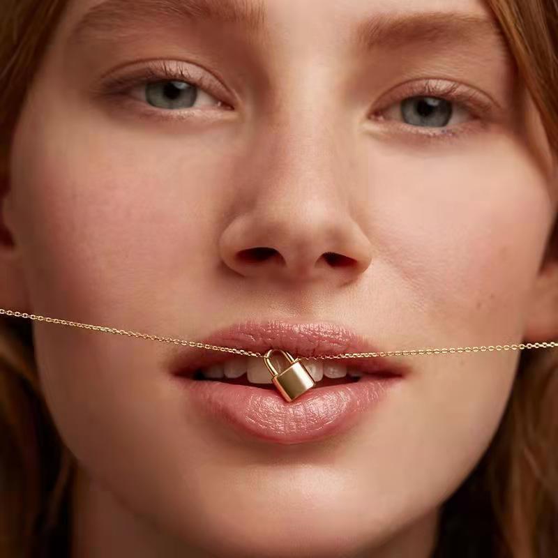 Wholesale Niche Clavicle Copper Necklaces